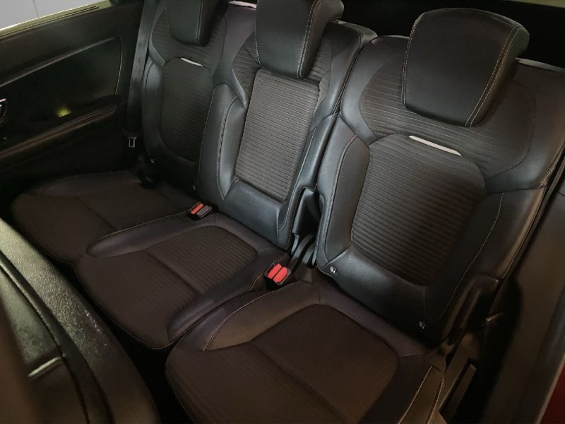 RENAULT SCENIC *7 PLACES* 1.6 dCi 130 CV *HAUT DE GAMME* *CAMERA DE RECUL*.