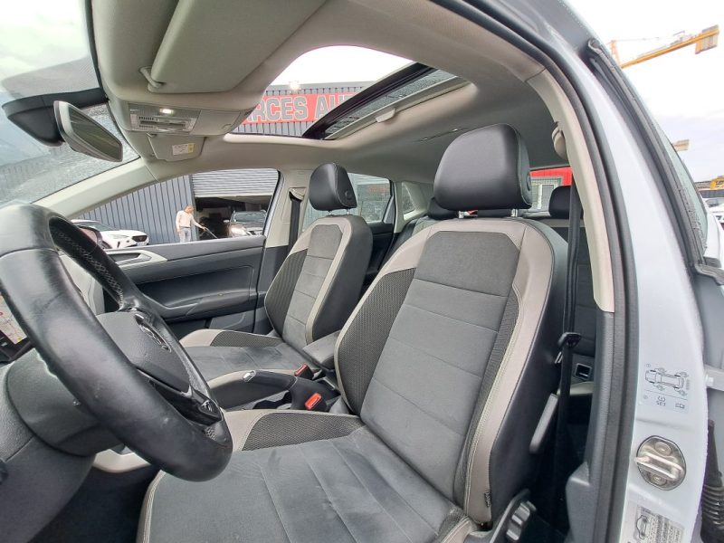 VOLKSWAGEN POLO 1.0 TSI 95ch Carat BVM Toit Ouvrant Virtual Cockpit