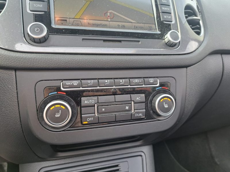 VOLKSWAGEN TIGUAN 2.0 TDI 140ch Carat 4Motion DSG7 Toit Ouvrant Panoramique Ecran GPS