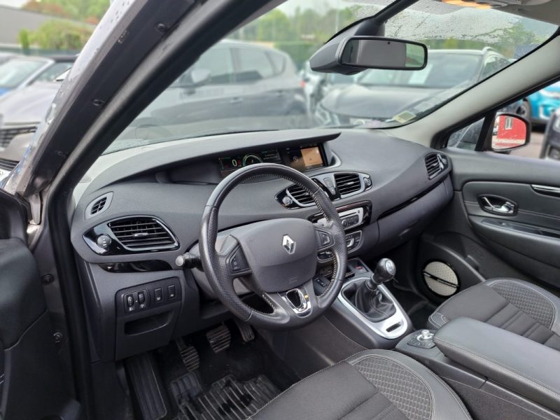 RENAULT MEGANE SCENIC 2015