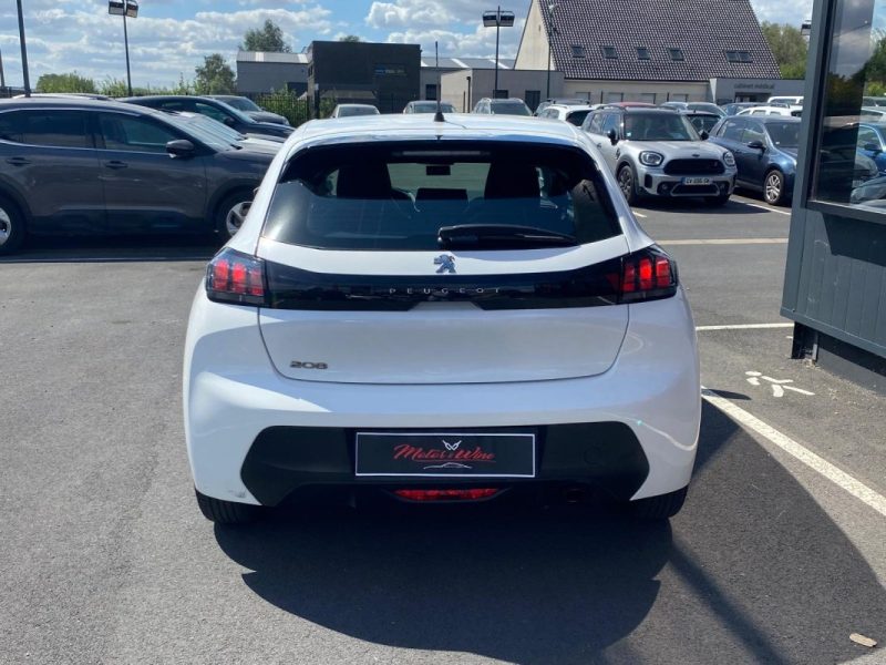 PEUGEOT 208 2021