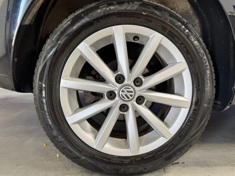 VOLKSWAGEN POLO 2015