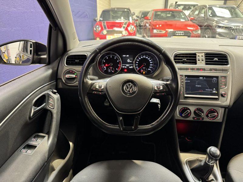 VOLKSWAGEN POLO 2015