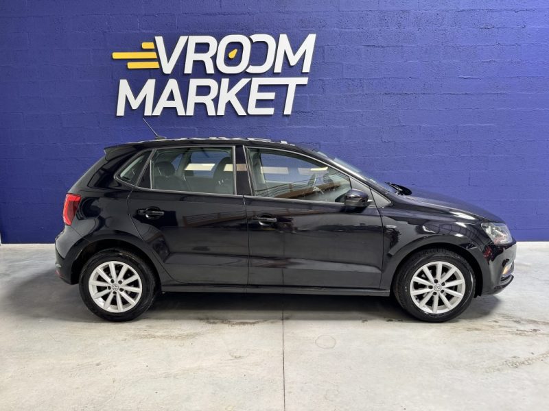 VOLKSWAGEN POLO 2015