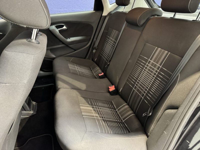 VOLKSWAGEN POLO 2015