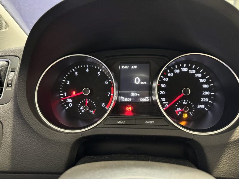 VOLKSWAGEN POLO 2015