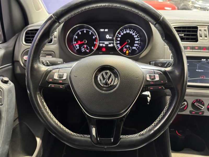VOLKSWAGEN POLO 2015