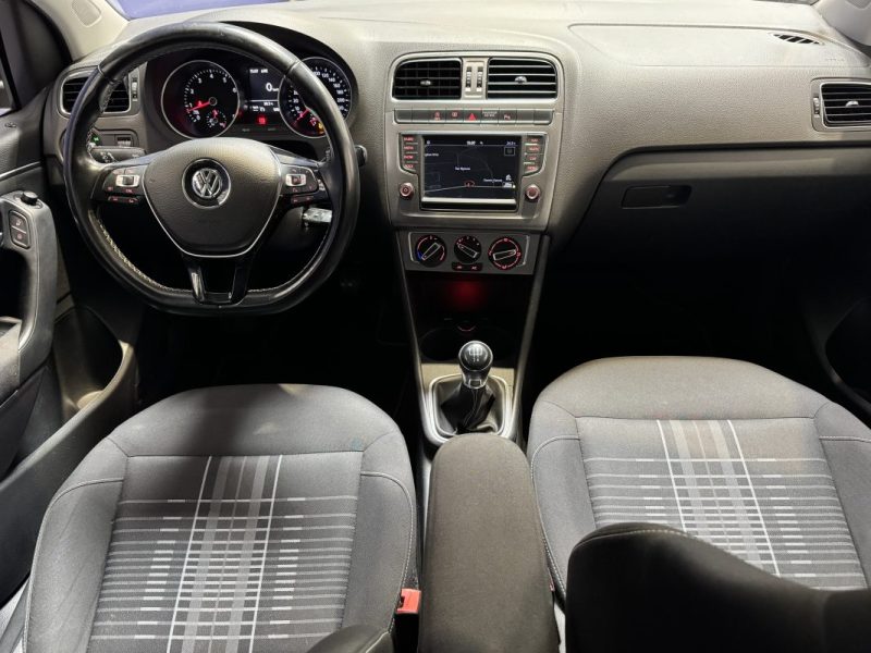 VOLKSWAGEN POLO 2015