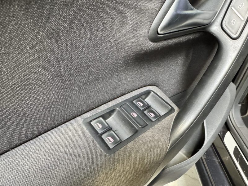 VOLKSWAGEN POLO 2015