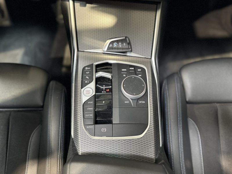 BMW SERIE 3 330e 292ch Pack M - Contrat Entretien + Garantie BMW 09/2026