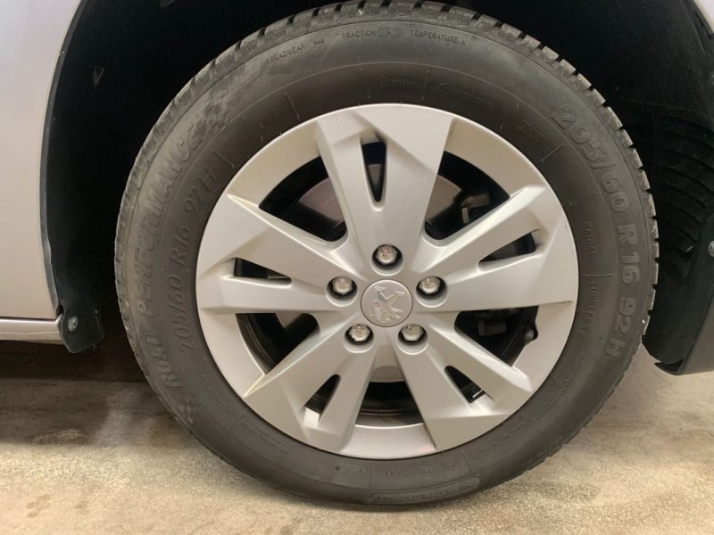 PEUGEOT PARTNER ASPHALT 1.5 BlueHDI 130ch BVA8-Galerie de rangement utile-Attelage-CarPlay