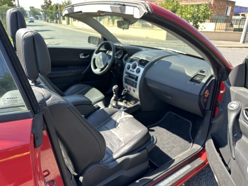 RENAULT MEGANE CC 2L 135CV / Paiement 4X ou 10X Possible