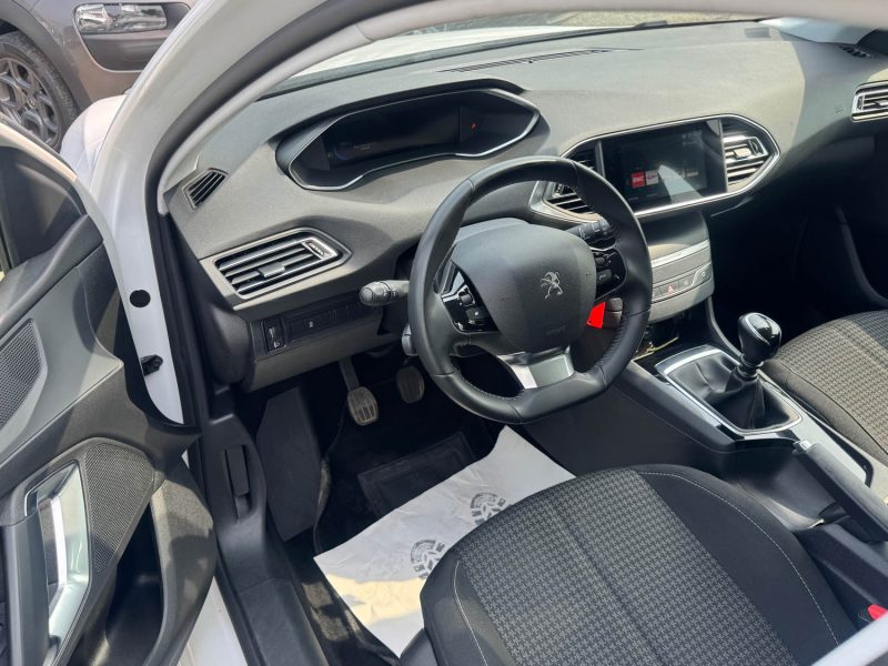 PEUGEOT 308 1.5 HDi 130ch Premium 2PLACES