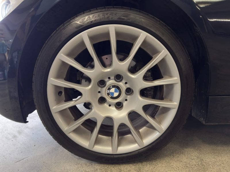 BMW SERIE 3 320SI PACK M E90 2600 Exemplaires