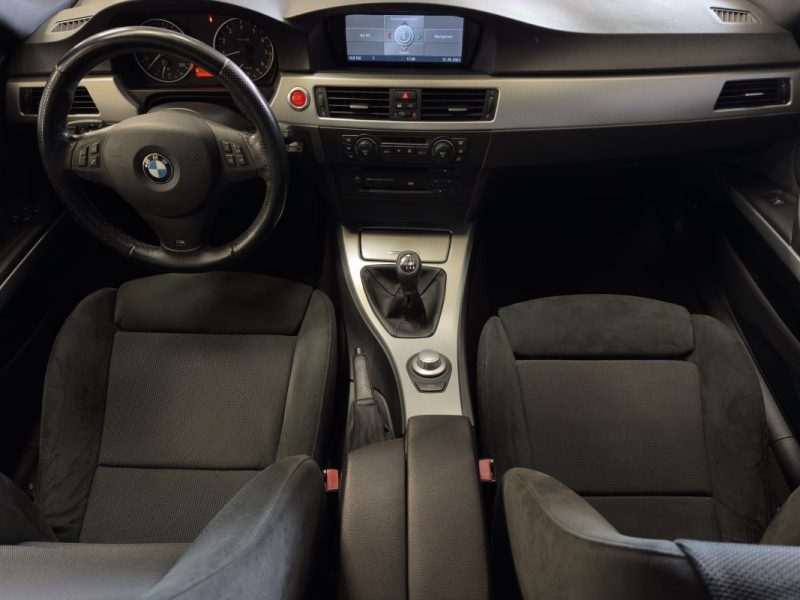 BMW SERIE 3 320SI PACK M E90 2600 Exemplaires