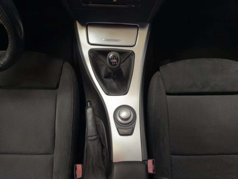 BMW SERIE 3 320SI PACK M E90 2600 Exemplaires