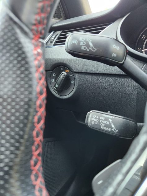 SKODA OCTAVIA COMBI 2.0 TSI 220 RS DSG6*ACC*CANTON*CUIR*GPS*