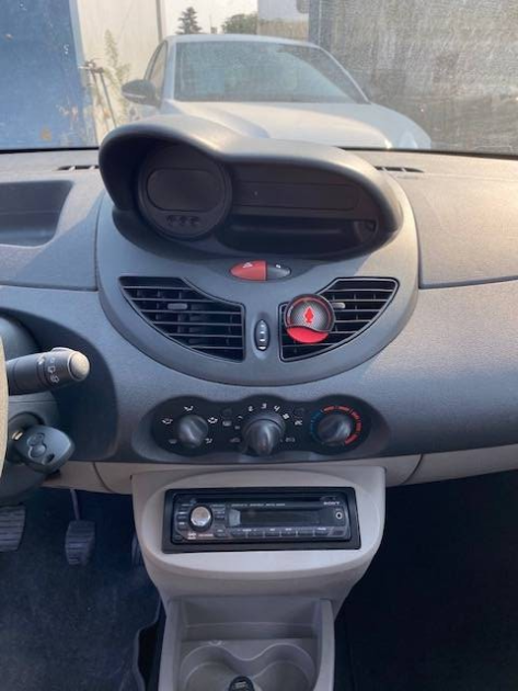 RENAULT TWINGO 1.2 16V LEV 75 AUTHENTIQUE