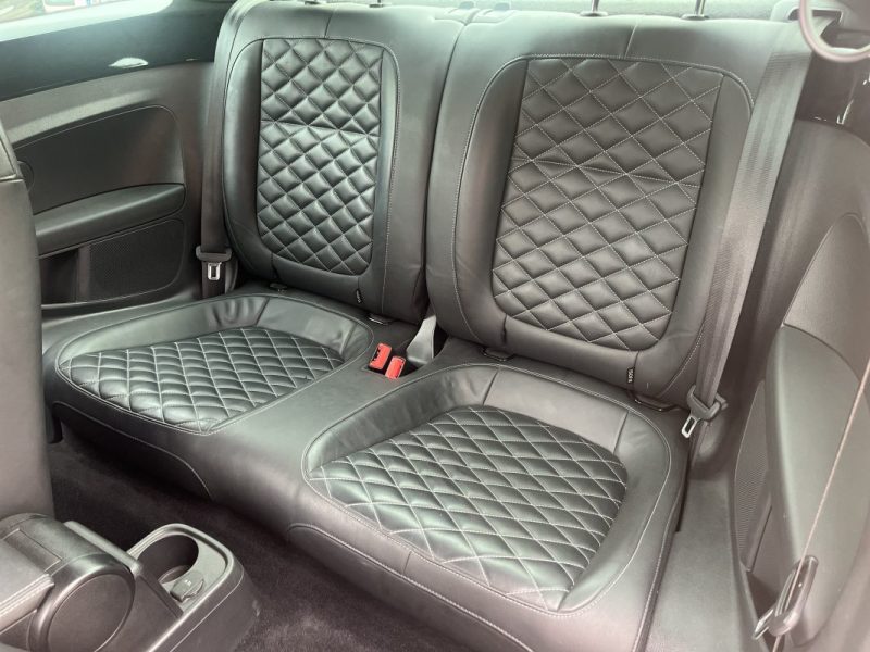 VOLKSWAGEN BEETLE 2015