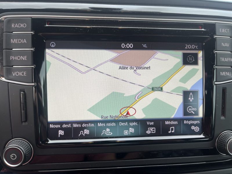 VOLKSWAGEN BEETLE 2015