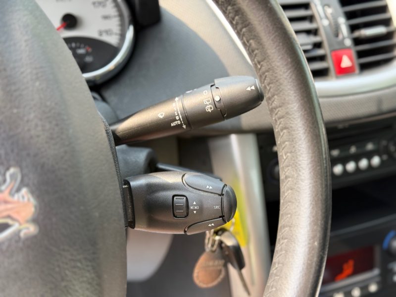 PEUGEOT 207 1.6VTI - 120CH PREMIUM PACK BOITE AUTO