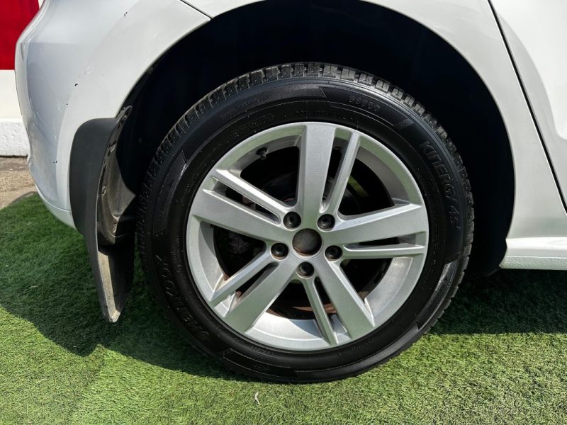 VOLKSWAGEN POLO 2013