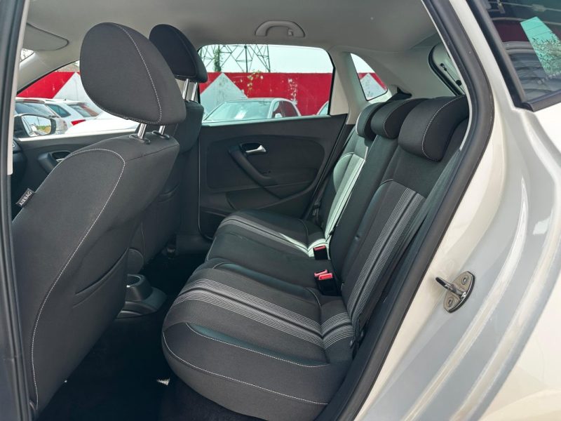 VOLKSWAGEN POLO 2013