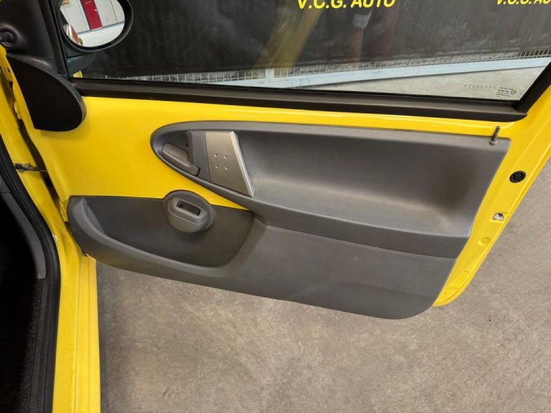 PEUGEOT 107 1.0i 68 URBAN 