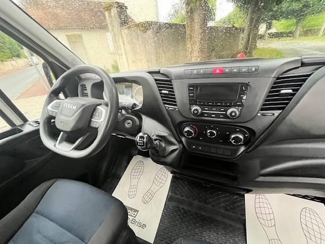 IVECO DAILY  35C14 / 35-140 / 6  places / attelage / 1ere main / 22500 ht / L2H2 2020