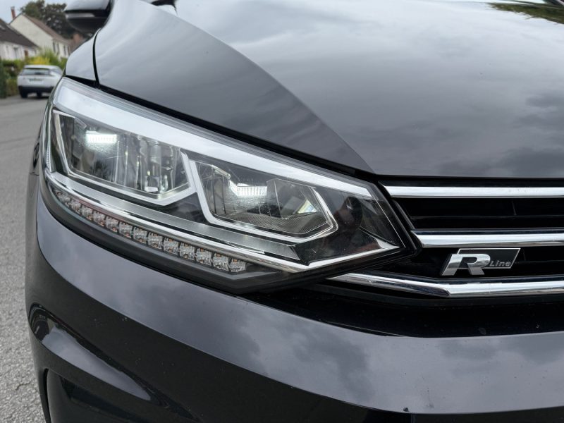 VOLKSWAGEN TOURAN 2022