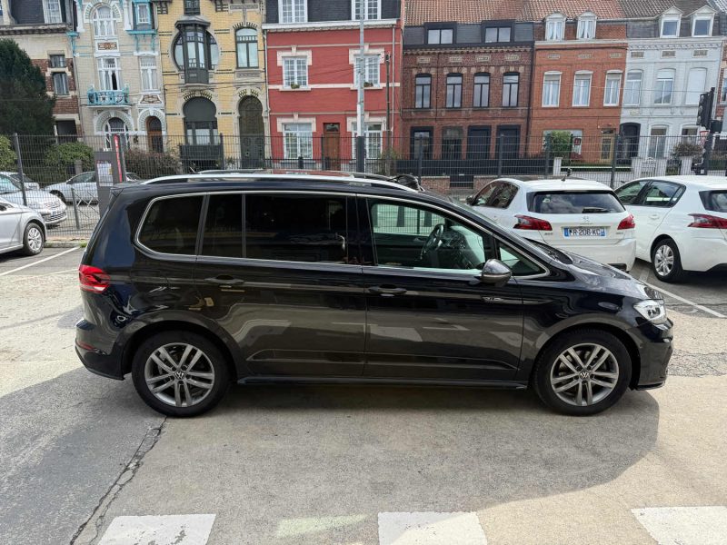 VOLKSWAGEN TOURAN 2022