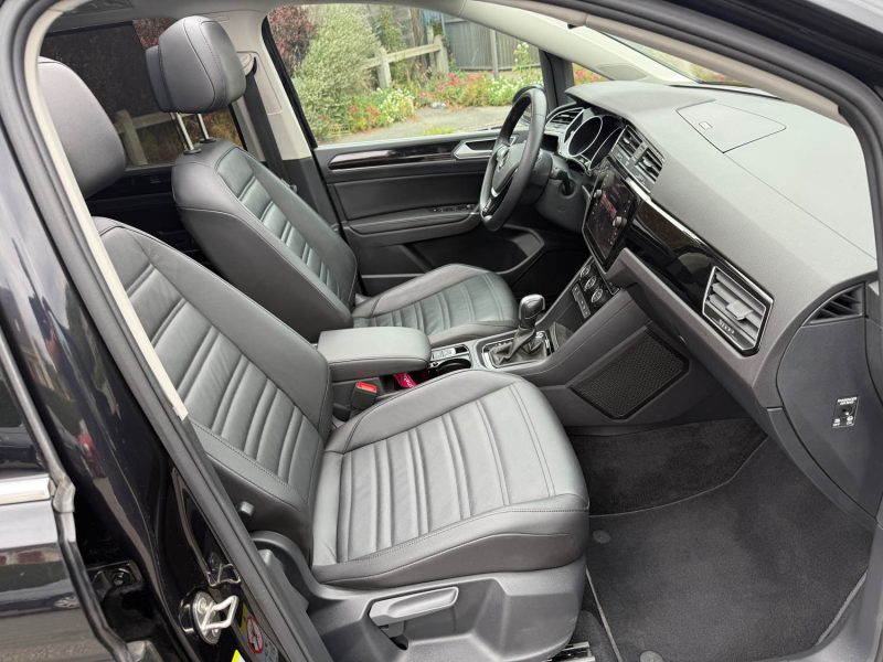 VOLKSWAGEN TOURAN 2022