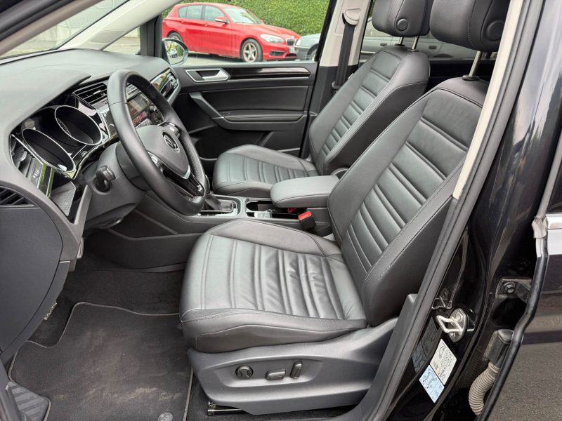 VOLKSWAGEN TOURAN 2022