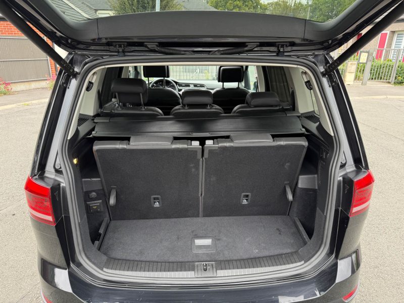 VOLKSWAGEN TOURAN 2022