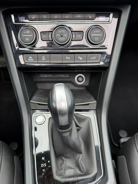 VOLKSWAGEN TOURAN 2022