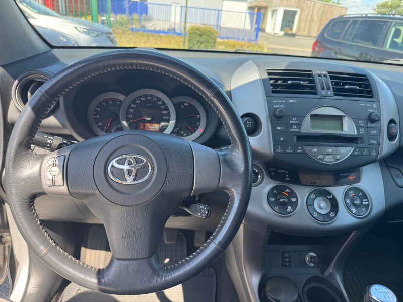 TOYOTA RAV4 2009