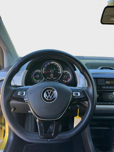 VOLKSWAGEN E UP 83 