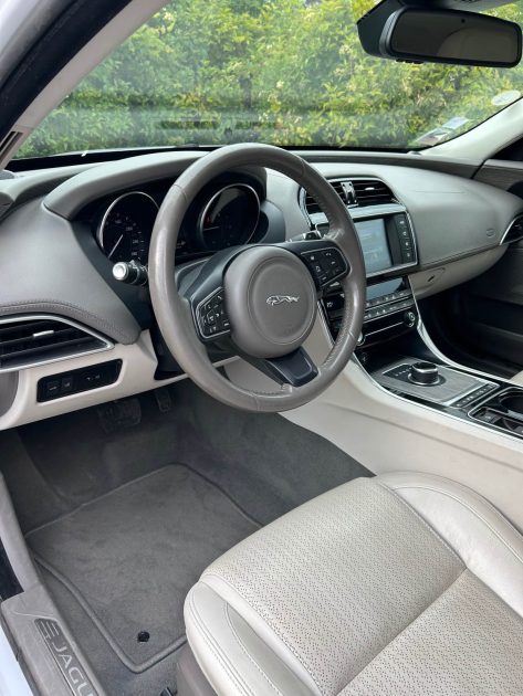 JAGUAR XE 2.0D 180ch Portfolio BVA8