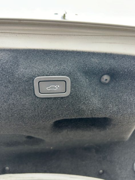 JAGUAR XE 2.0D 180ch Portfolio BVA8