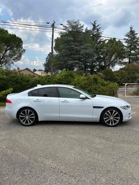 JAGUAR XE 2.0D 180ch Portfolio BVA8
