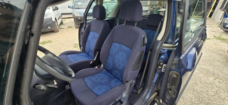 Peugeot 1007 1.6 HDi Sporty 110CV