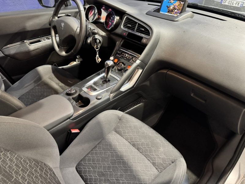 PEUGEOT 3008 1.6 e-HDi 115 ACTIVE ETG 6 / DISTRI / EMBRAYAGE OK 