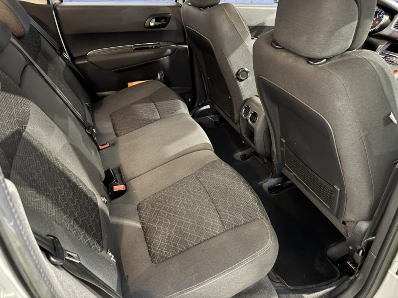 PEUGEOT 3008 1.6 e-HDi 115 ACTIVE ETG 6 / DISTRI / EMBRAYAGE OK 