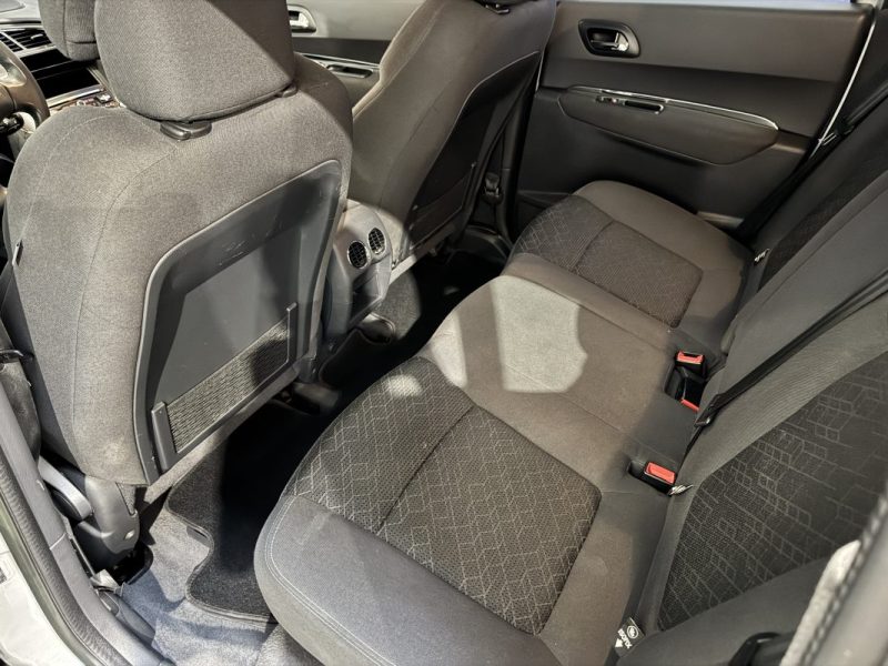 PEUGEOT 3008 1.6 e-HDi 115 ACTIVE ETG 6 / DISTRI / EMBRAYAGE OK 