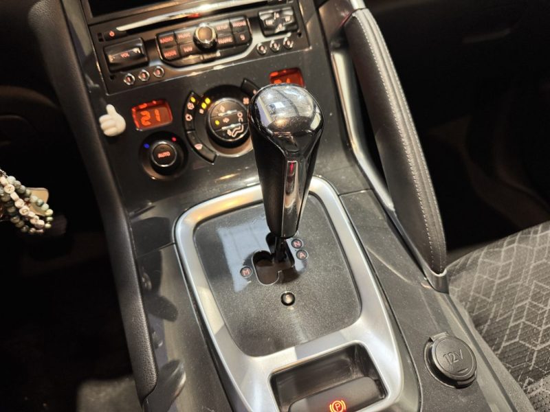 PEUGEOT 3008 1.6 e-HDi 115 ACTIVE ETG 6 / DISTRI / EMBRAYAGE OK 