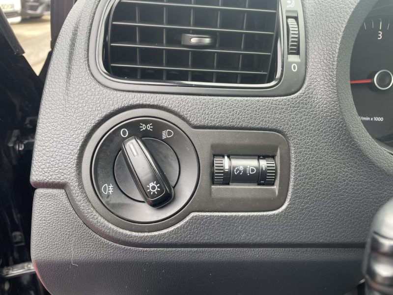 VOLKSWAGEN POLO 2012