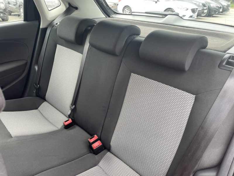 VOLKSWAGEN POLO 2012