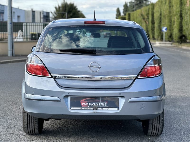 OPEL ASTRA 2008