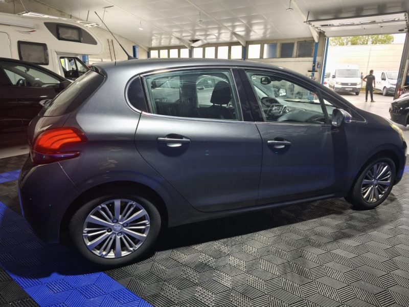 PEUGEOT 208 1,2 PURETECH 82 CV ALLURE