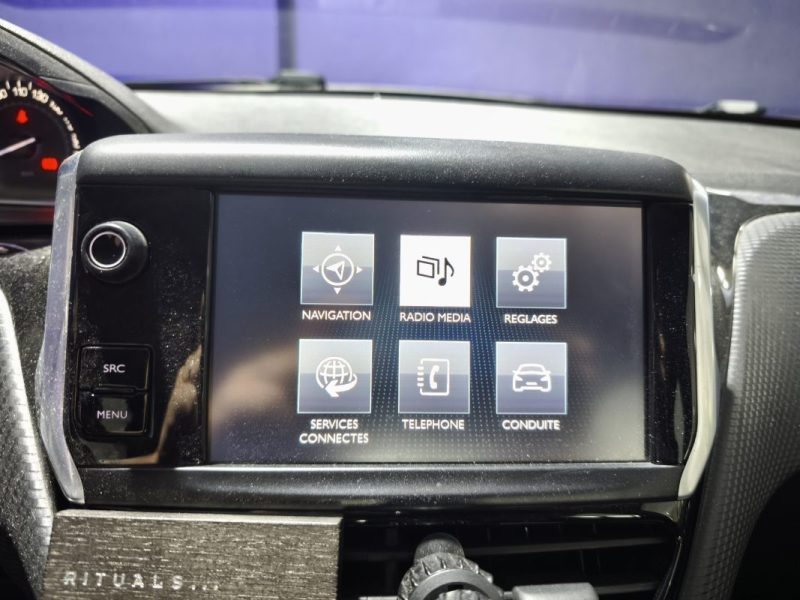 PEUGEOT 208 1,2 PURETECH 82 CV ALLURE